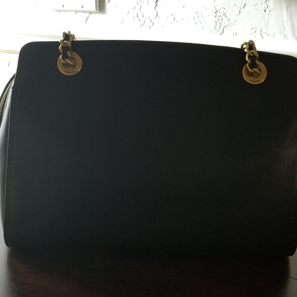 Coach Ladies Bag. - Picture 2 of 7